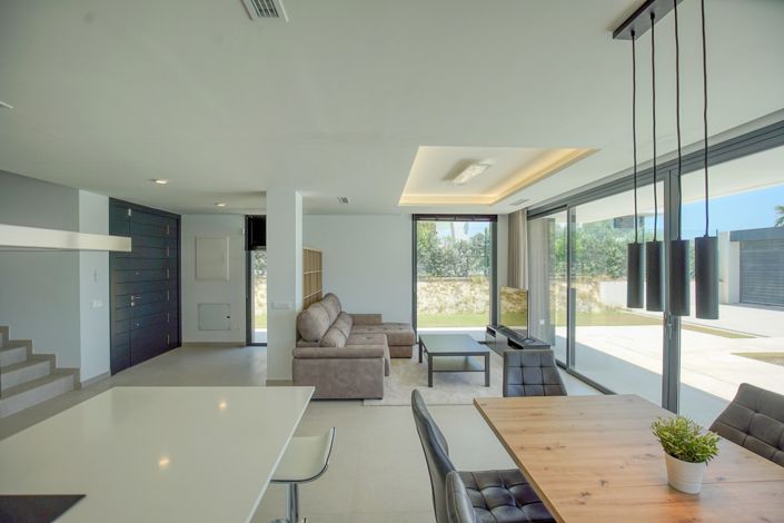 Image No.6-4 Bed Villa for sale