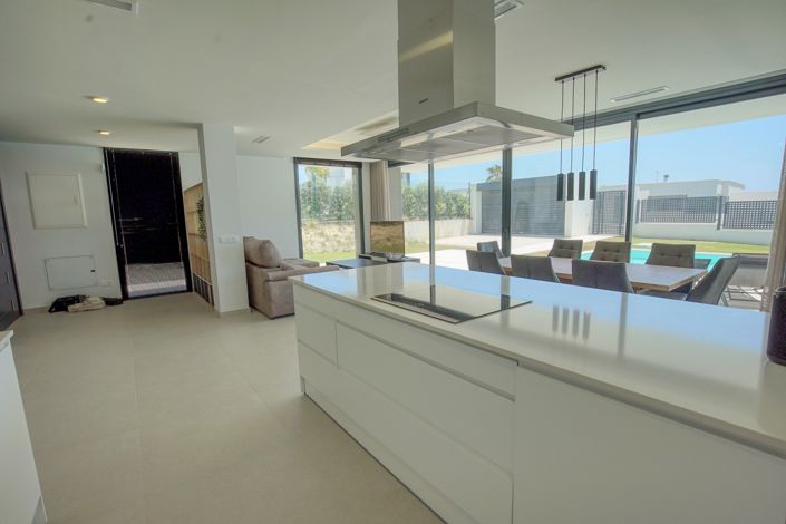 Image No.7-4 Bed Villa for sale