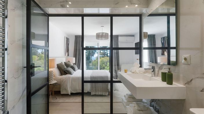 Image No.9-5 Bed Villa for sale