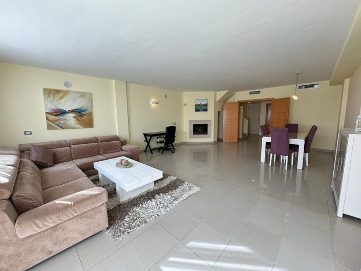 Image No.4-3 Bed Townhouse for sale