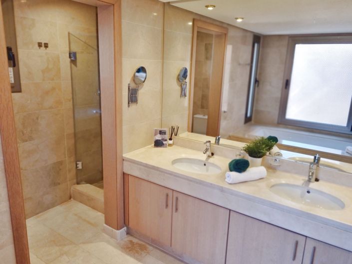 Image No.16-2 Bed Apartment for sale