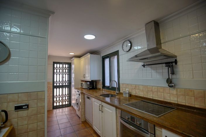 Image No.10-4 Bed Townhouse for sale