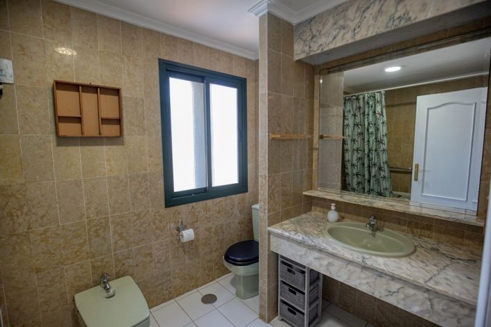 Image No.17-4 Bed Townhouse for sale