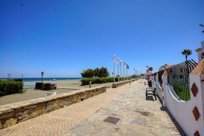 bokadp1829293911300v06776