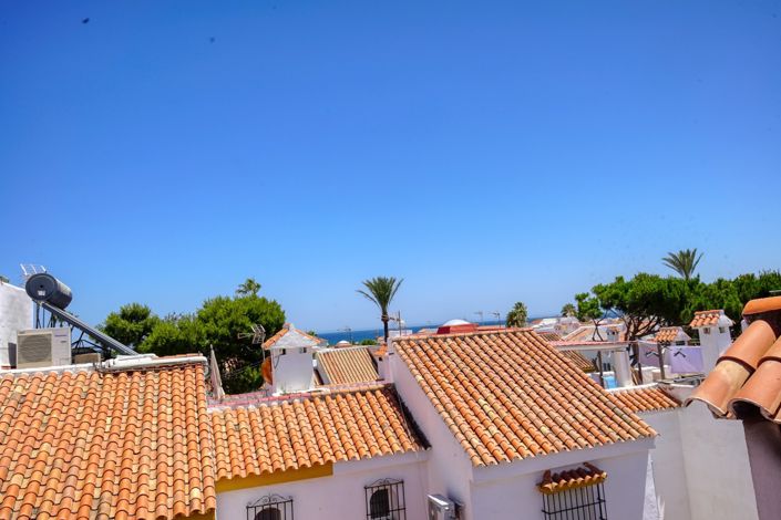 Image No.20-4 Bed Townhouse for sale