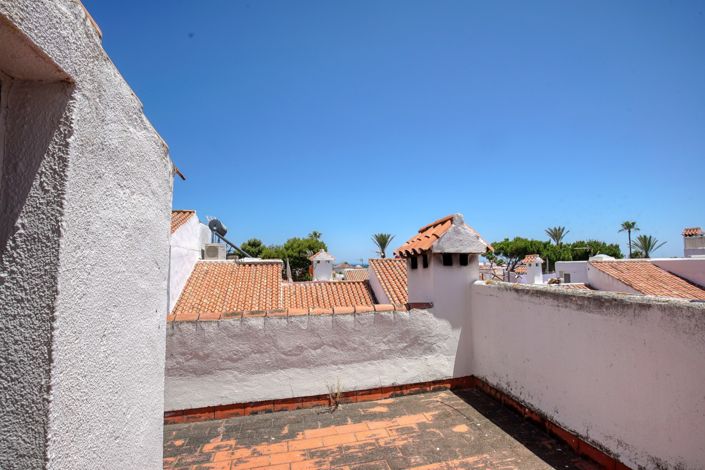 Image No.21-4 Bed Townhouse for sale