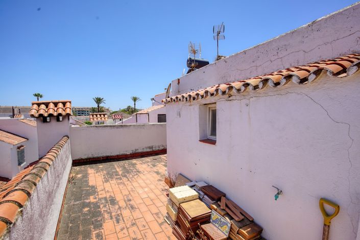 Image No.22-4 Bed Townhouse for sale