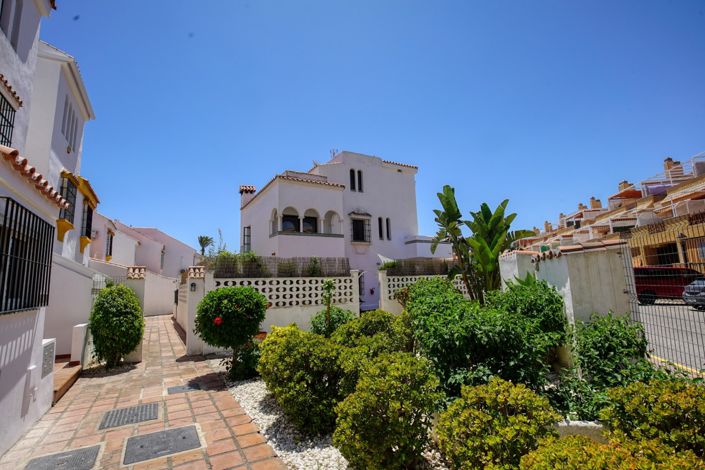 Image No.3-Maison de ville de 4 chambres à vendre à Casares