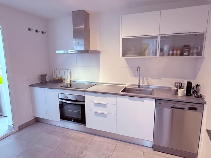 Image No.8-2 Bed Apartment for sale