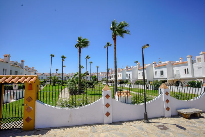Image No.1-4 Bed Townhouse for sale