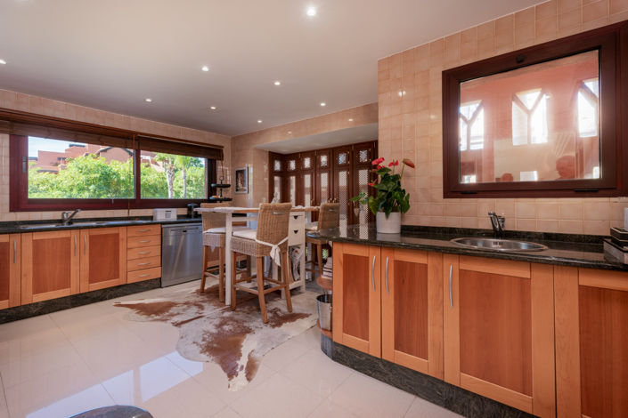 Image No.18-3 Bed Apartment for sale