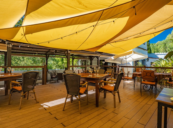 Image No.7-3 Bed Restaurant for sale