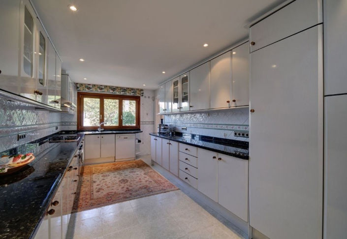 Image No.10-5 Bed Villa for sale