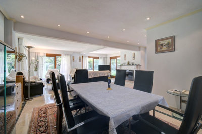 13-5fd73dea700db77384c091ca9818b1a9