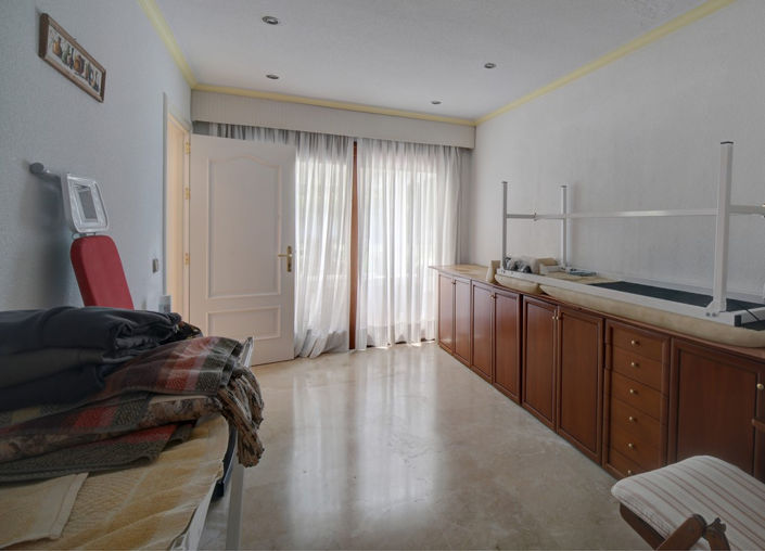 Image No.14-5 Bed Villa for sale