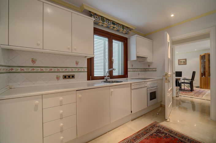 Image No.27-5 Bed Villa for sale