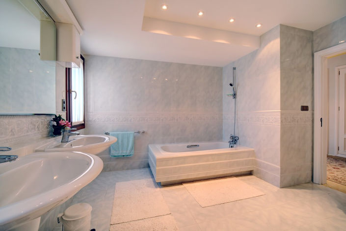 Image No.31-5 Bed Villa for sale