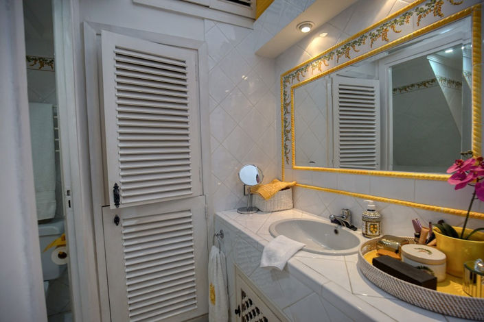 Image No.6-2 Bed Townhouse for sale