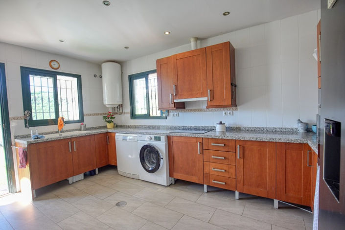 Image No.10-3 Bed Villa for sale