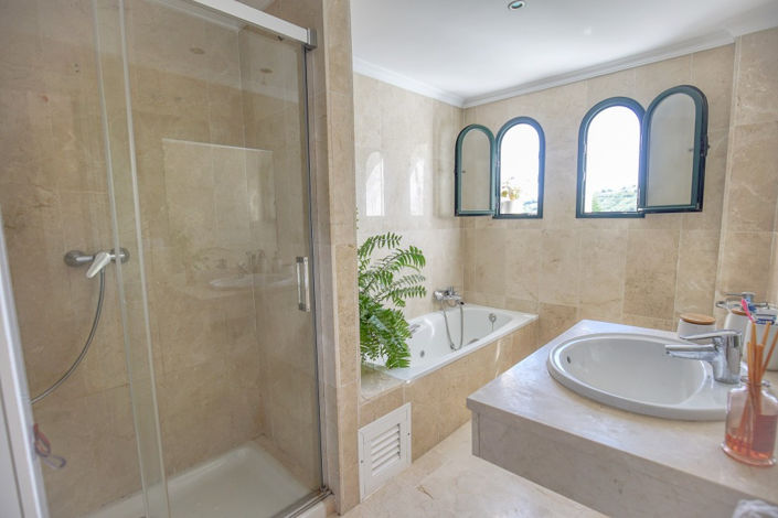 Image No.20-3 Bed Villa for sale