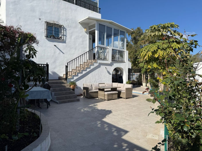 Image No.1-3 Bed Townhouse for sale