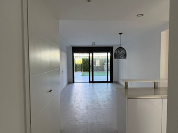 11-20939a0134ad724a8cb2a801094d15a4