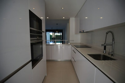 8-e64a9055bba3e77ac8aca3b893cdf826