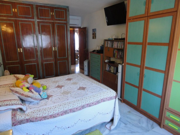 Image No.33-10 Bed Villa for sale