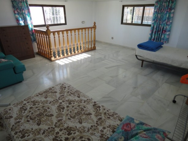 Image No.42-10 Bed Villa for sale