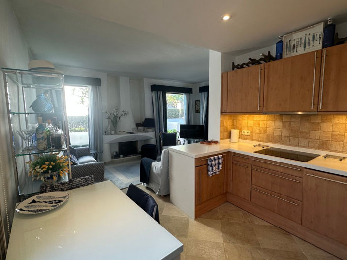 Image No.12-2 Bed Townhouse for sale