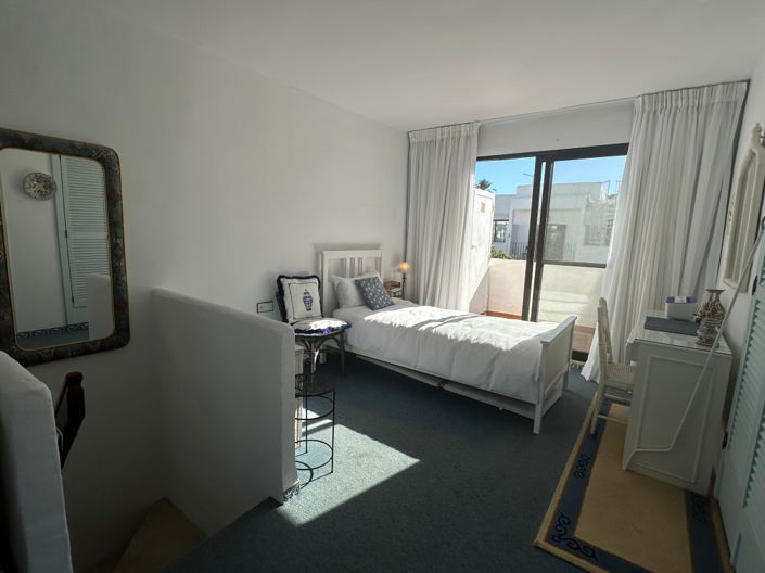 Image No.6-2 Bed Townhouse for sale