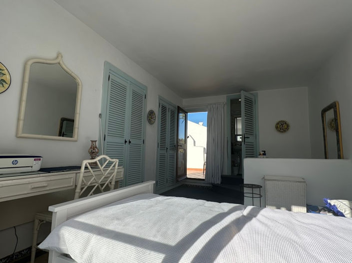 Image No.9-2 Bed Townhouse for sale