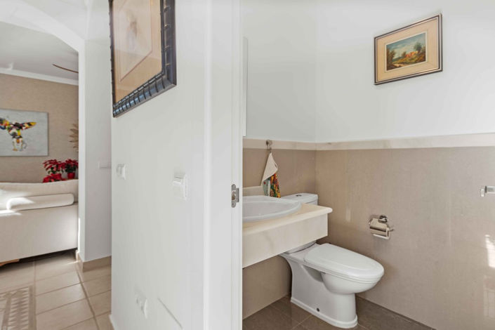 Image No.11-Villa de 4 chambres à vendre à Estepona