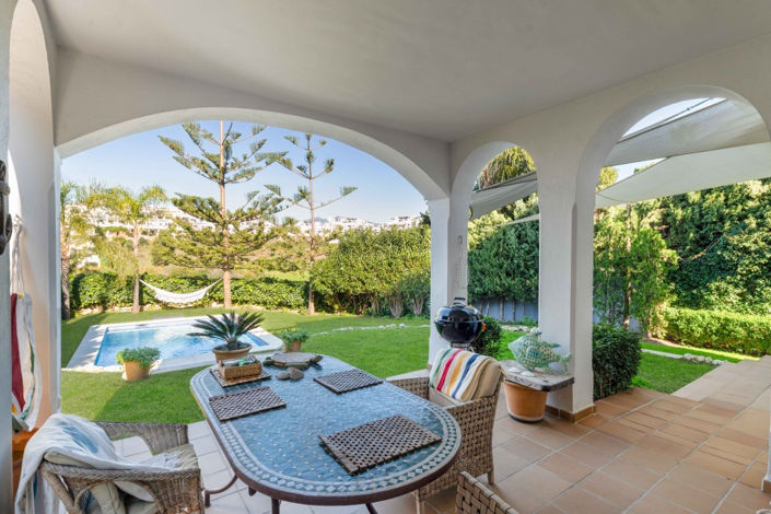 Image No.2-Villa de 4 chambres à vendre à Estepona