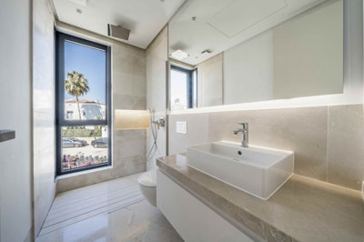 10-bb915d1cb19341576dcdc994b81ab9c5