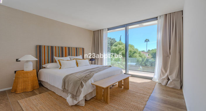 Image No.16-5 Bed Villa for sale