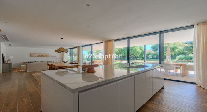 Image No.4-5 Bed Villa for sale