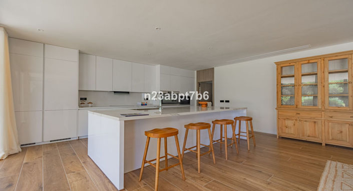 Image No.5-5 Bed Villa for sale