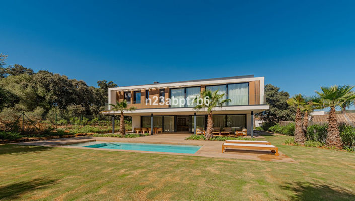 Image No.9-5 Bed Villa for sale