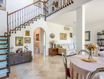 12-53013098fcab6c38b1379cd33298e050