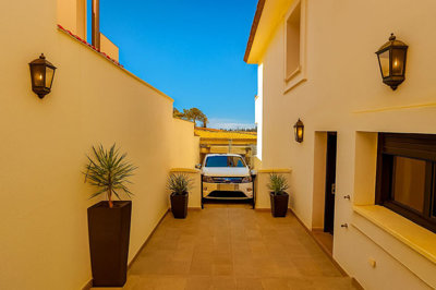 13-5fd73dea700db77384c091ca9818b1a9