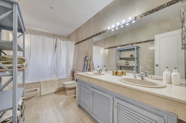 Image No.8-3 Bed Apartment for sale