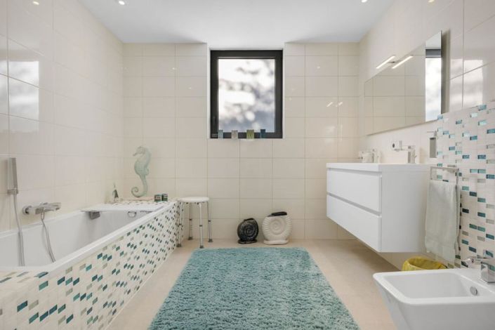 Image No.13-7 Bed Townhouse for sale