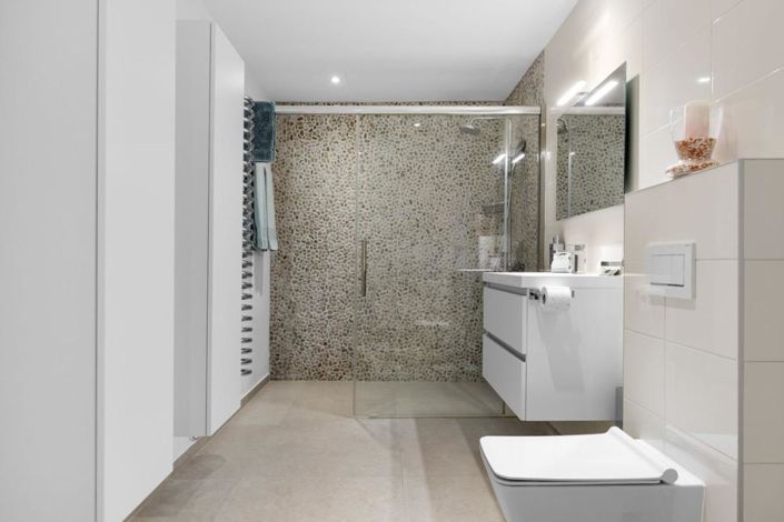 Image No.14-7 Bed Townhouse for sale