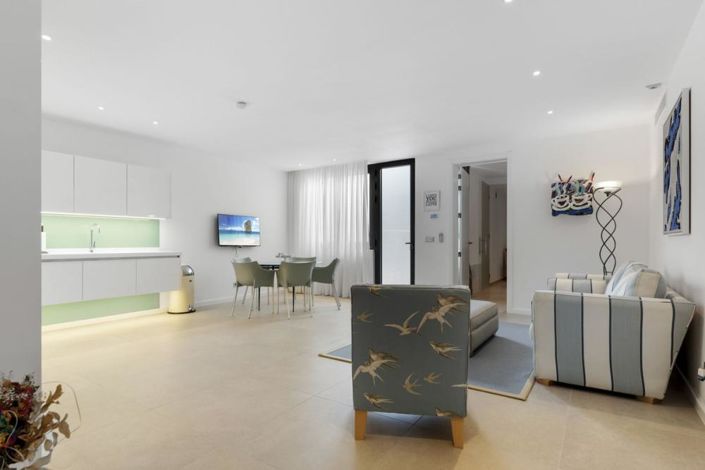 Image No.15-7 Bed Townhouse for sale