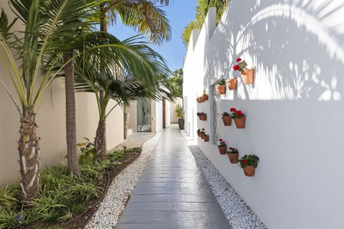 Image No.16-7 Bed Townhouse for sale