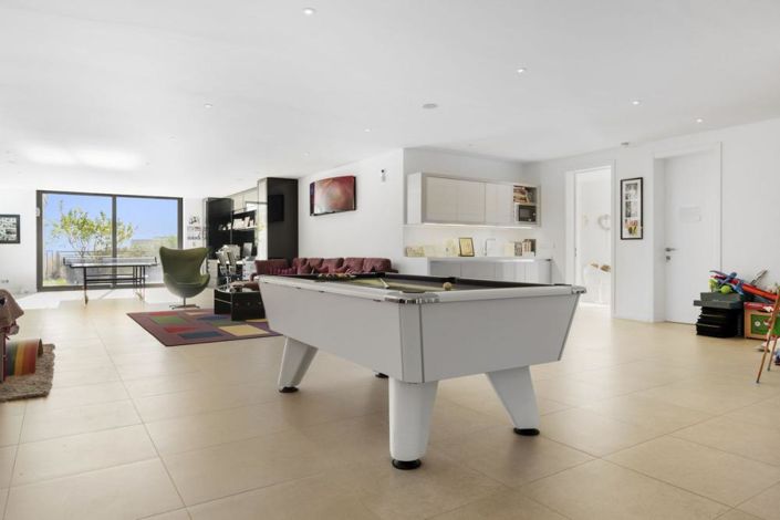 Image No.19-7 Bed Townhouse for sale