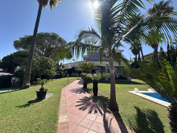 13-5fd73dea700db77384c091ca9818b1a9