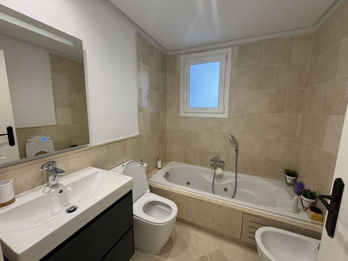 Image No.13-2 Bed Apartment for sale