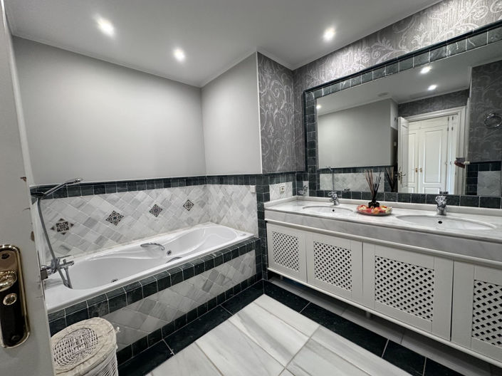 Image No.10-4 Bed Apartment for sale